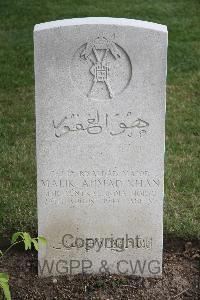 Hanover War Cemetery - Malik Ahmad Khan, 